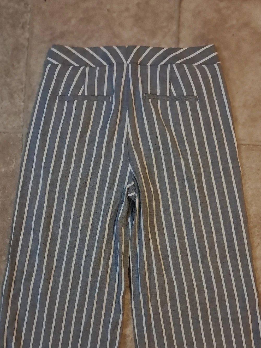 Banana Republic Navy and White Linen/Cotron Blend Striped Wide Leg Cropped Pants
